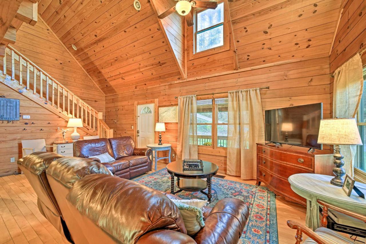 Вилла Creekside Bryson City Cabin With Private Hot Tub Экстерьер фото